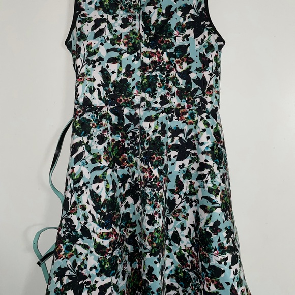 Dress - Picture 3 of 5